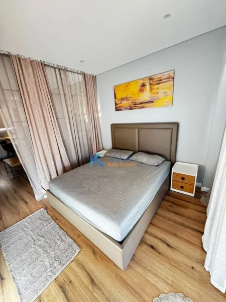 Tirane, jap me qera apartament 2+1+Ballkon Kati 8, 78 m² 700 € (Rruga e Kavajes, perballe Delijorgjit)
