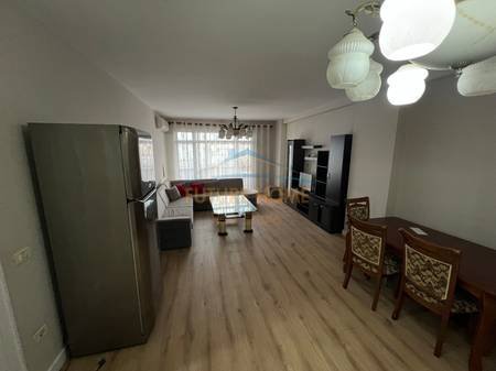 Tirane, jepet me qera apartament 2+1+Ballkon Kati 7, 130 m² 850 € (zogu i zi)