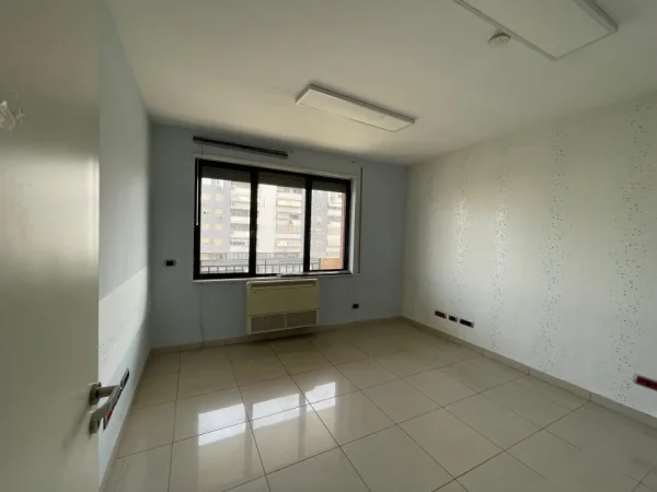 Tirane, shitet apartament 4+1+Aneks+Ballkon Kati 2, 300 m² 620.000 € 