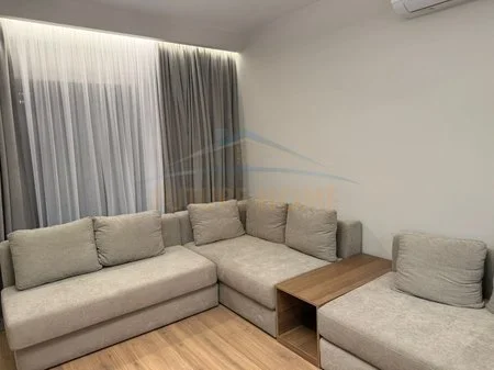 Tirane, jepet me qera apartament 3+1+Ballkon Kati 2, 145 m² 1.500 € (Kodra e diellit)