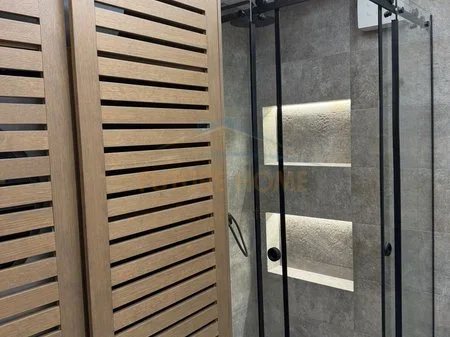 Tirane, jepet me qera apartament 3+1+Ballkon Kati 2, 145 m² 1.500 € (Kodra e diellit)