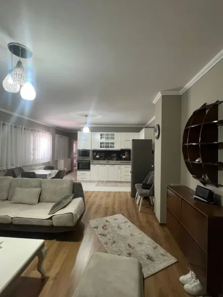 Tirane, jepet me qera apartament 2+1+Aneks+Ballkon Kati 8, 105 m² 650 € (Don Bosko)