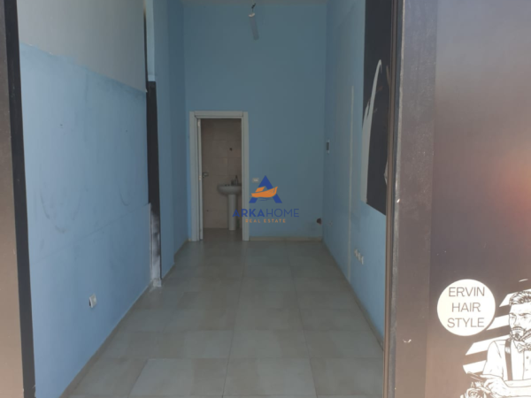 Tirane, jap me qera ambjent biznesi Kati 1, 23 m² 420 € 