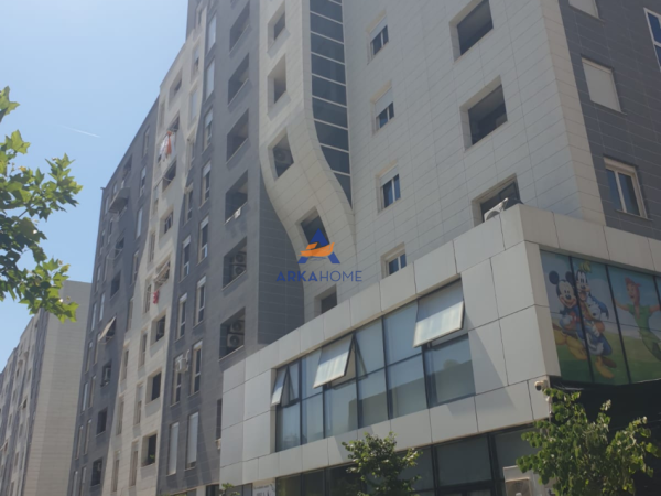 Tirane, jap me qera ambjent biznesi Kati 1, 23 m² 420 € 
