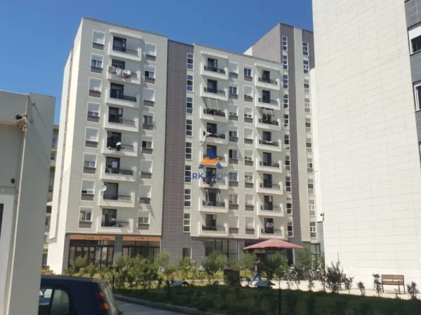 Tirane, jap me qera ambjent biznesi Kati 1, 23 m² 420 € 