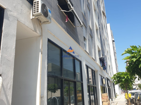 Tirane, jap me qera ambjent biznesi Kati 1, 23 m² 420 € 