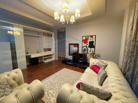 Tirane, jepet me qera apartament 2+1+Ballkon Kati 2, 100 m² 600 € (Liqeni i thate)