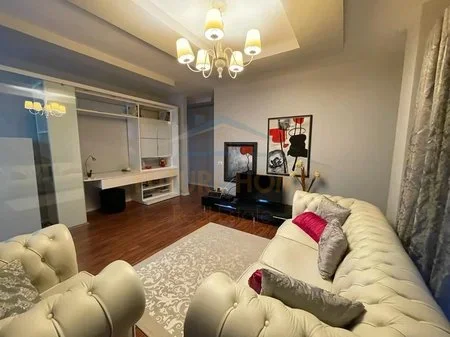 Tirane, jepet me qera apartament 2+1+Ballkon Kati 2, 100 m² 600 € (Liqeni i thate)