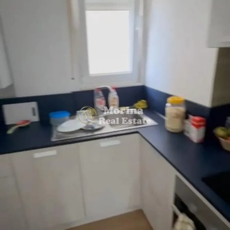 Tirane, jepet me qera apartament 1+1 Kati 10, 50 m² 450 € (Rruga 5 Maji)