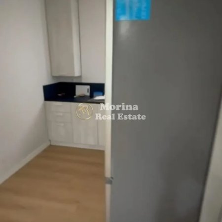 Tirane, jepet me qera apartament 1+1 Kati 10, 50 m² 450 € (Rruga 5 Maji)
