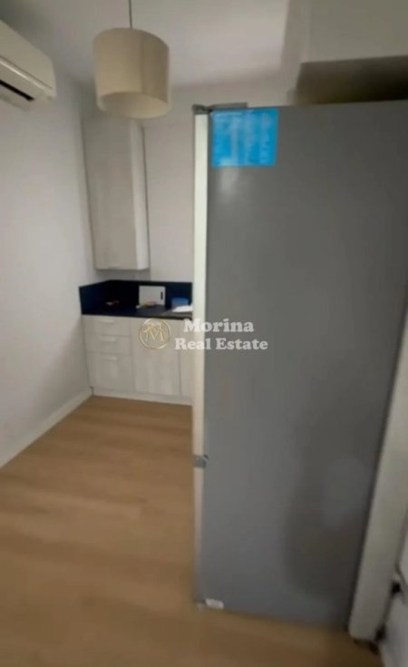 Tirane, jepet me qera apartament 1+1 Kati 10, 50 m² 450 € (Rruga 5 Maji)