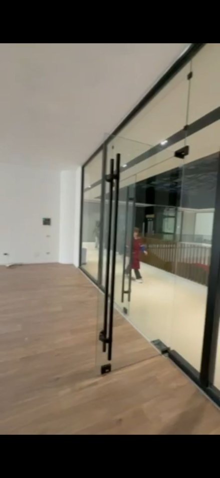 Tirane, jepet me qera zyre Kati 2, 127 m² 1.900 € (MINE PEZA)