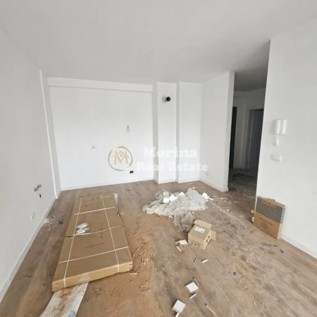Tirane, jepet me qera apartament 2+1 Kati 8, 71 m² 400 € (Casa Italia)