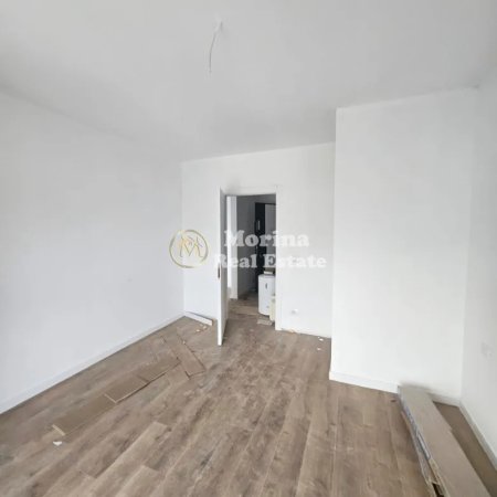 Tirane, jepet me qera apartament 2+1 Kati 8, 71 m² 400 € (Casa Italia)
