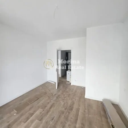 Tirane, jepet me qera apartament 2+1 Kati 8, 71 m² 400 € (Casa Italia)