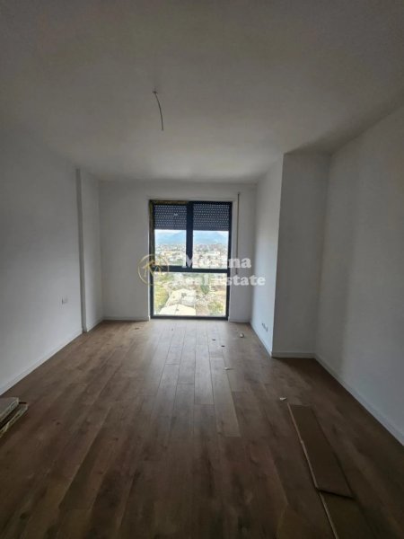 Tirane, jepet me qera apartament 2+1 Kati 8, 71 m² 400 € (Casa Italia)