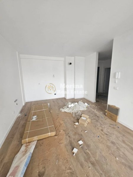 Tirane, jepet me qera apartament 2+1 Kati 8, 71 m² 400 € (Casa Italia)