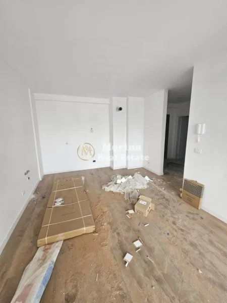 Tirane, jepet me qera apartament 2+1 Kati 8, 71 m² 400 € (Casa Italia)