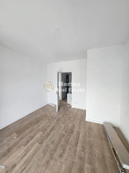 Tirane, jepet me qera apartament 2+1 Kati 8, 71 m² 400 € (Casa Italia)