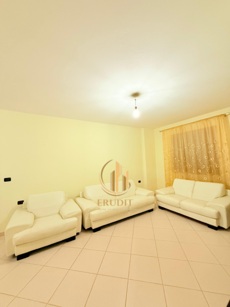 Vlore, jepet me qera apartament 2+1+Ballkon Kati 3, 90 m² 