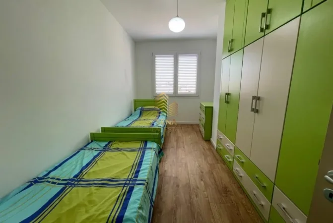 Tirane, jepet me qera apartament 2+1+Ballkon Kati 2, 104 m² 750 € (Fakulteti i Ekonomise – Rruga e Elbasanit)