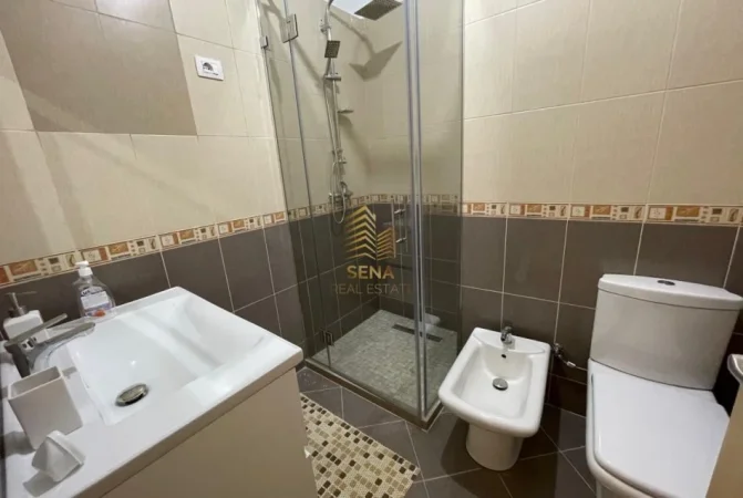 Tirane, jepet me qera apartament 2+1+Ballkon Kati 2, 104 m² 750 € (Fakulteti i Ekonomise – Rruga e Elbasanit)