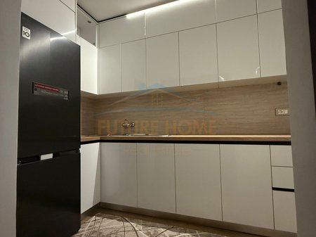 Tirane, jepet me qera apartament 2+1+Ballkon Kati 5, 73 m² 600 € (Ali Demi)