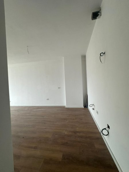Tirane, jepet me qera zyre , 116 m² 800 € (Mine Peza)