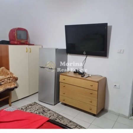 Tirane, jepet me qera garsonier Kati 3, 40 m² 300 € (Stacioni i Trenit)