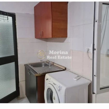 Tirane, jepet me qera garsonier Kati 3, 40 m² 300 € (Stacioni i Trenit)