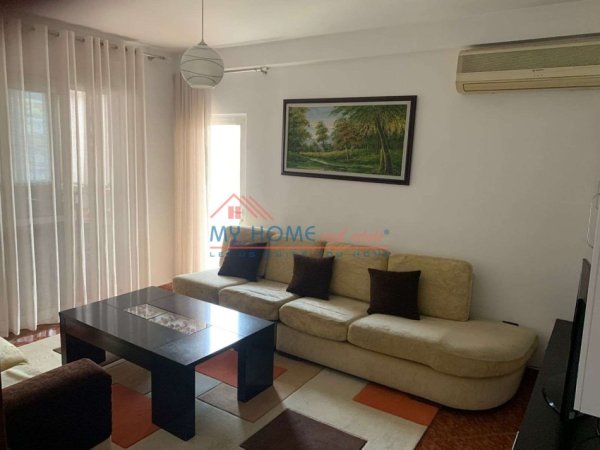 Tirane, jepet me qera apartament 1+1+Ballkon Kati 5, 90 m² 500 € 