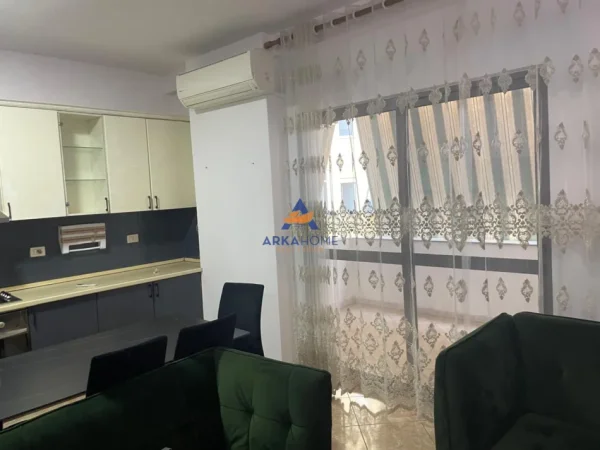 Tirane, jap me qera apartament 2+1 Kati 4, 109 m² 778 € 