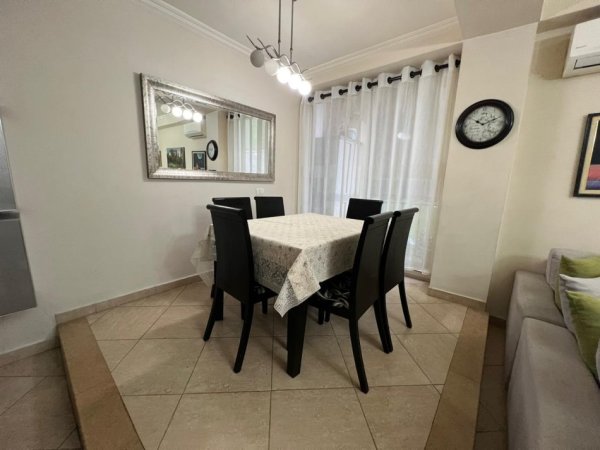 Tirane, shitet apartament 2+1+Ballkon Kati 8, 110 m² 390.000 € (rruga blloku)