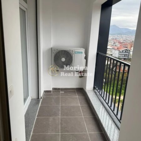 Tirane, jepet me qera apartament 1+1+Ballkon Kati 4, 65 m² 650 € (5 Maji)