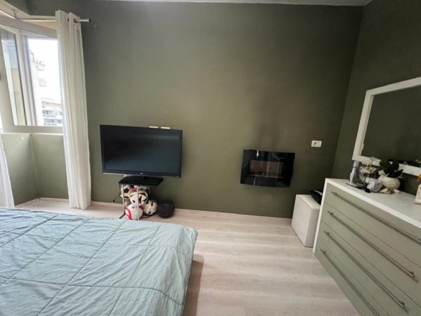 Tirane, shitet apartament 2+1+Ballkon Kati 8, 110 m² 390.000 € (rruga blloku)
