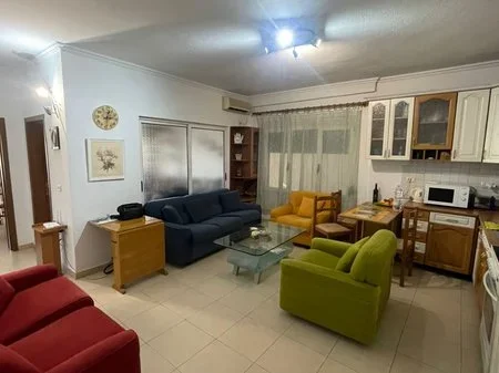 Tirane, jepet me qera apartament 2+1+Ballkon Kati 8, 75 m² 600 € (Shallvaret)