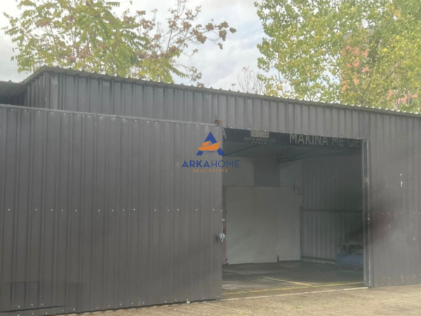 Tirane, jepet me qera magazine Kati 0, 60 m² 830 € 