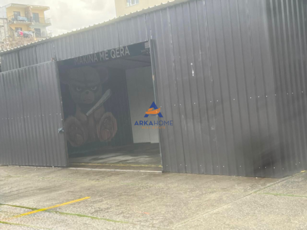 Tirane, jepet me qera magazine Kati 0, 60 m² 830 € 