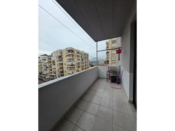 Tirane, jepet me qera apartament 2+1 Kati 4, 520 € (Prane Bohemit ne Astir)