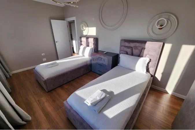 Tirane, jepet me qera apartament 2+1 , 110 m² 1.500 € (Stadiumi Dinamo)