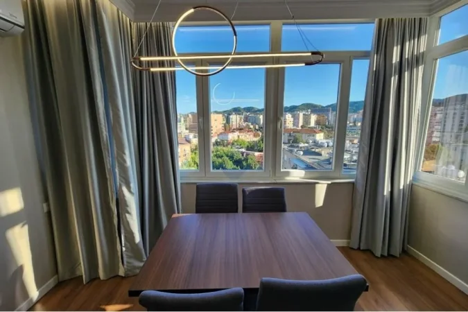 Tirane, jepet me qera apartament 2+1 , 110 m² 1.500 € (Stadiumi Dinamo)