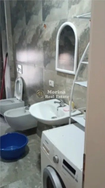 Tirane, jepet me qera apartament 2+1 Kati 4, 86 m² 500 € (Rruga 5 Maji)