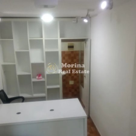 Tirane, jepet me qera ambjent biznesi , 12 m² 200 € (Bulevardi Bajram Curri)
