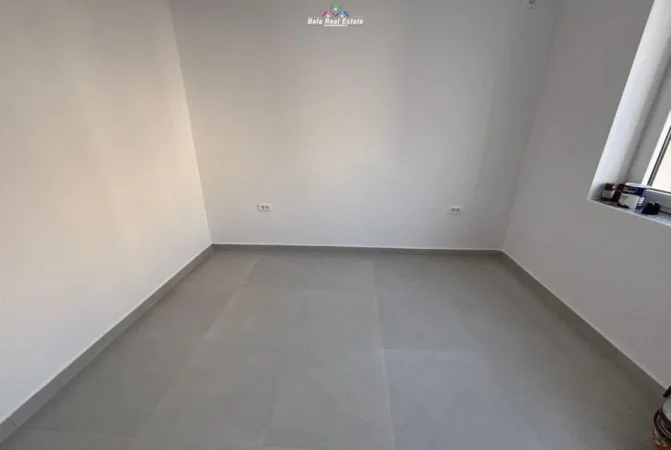 Shqiperi, jepet me qera zyre Kati 1, 75 m² 1.000 € (Rruga Mine Peza)