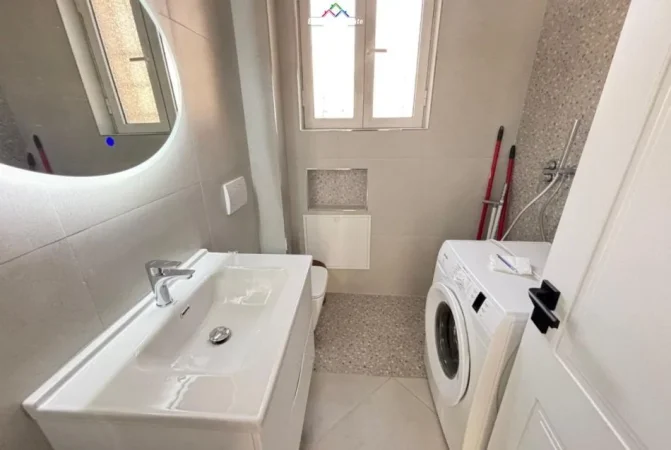 Shqiperi, jepet me qera zyre Kati 1, 75 m² 1.000 € (Rruga Mine Peza)