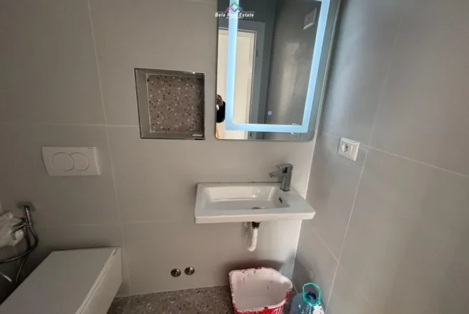 Shqiperi, jepet me qera zyre Kati 1, 75 m² 1.000 € (Rruga Mine Peza)