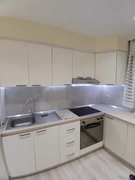 Tirane, jepet me qera Vile 2+1 Kati 3, 110 m² 700 € (21 Dhjetori)