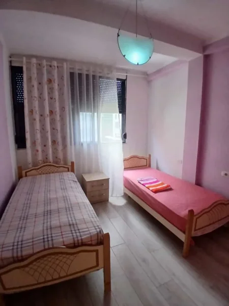 Tirane, jepet me qera Vile 2+1 Kati 3, 110 m² 700 € (21 Dhjetori)