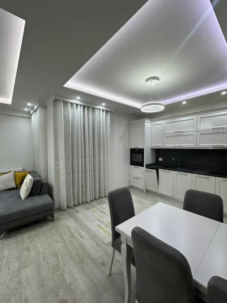 Tirane, jepet me qera apartament 2+1 Kati 3, 126 m² 1.000 € (Rruga Thomas Ziko)