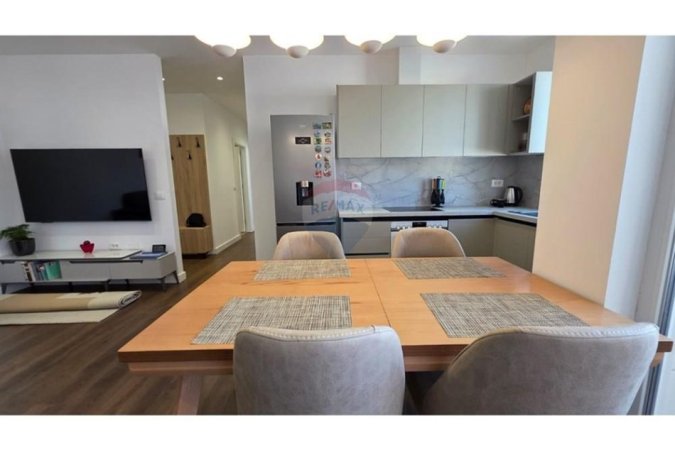 Tirane, jepet me qera apartament 2+1 , 95 m² 1.000 € (rruga Mine Peza)